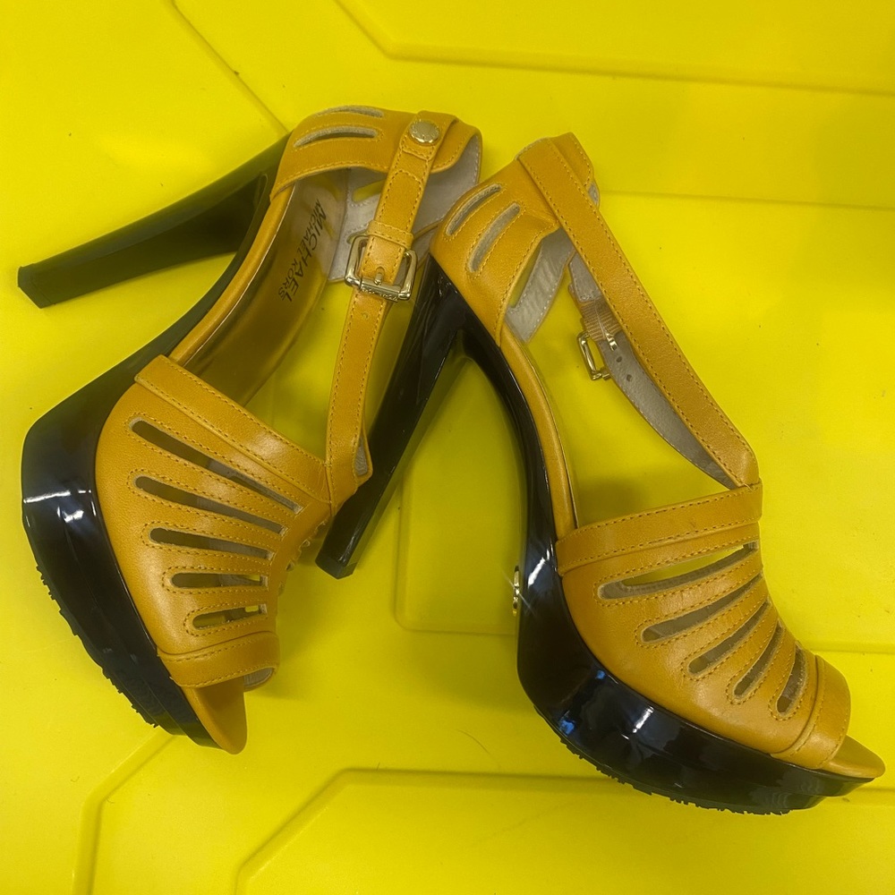 MICHAEL KORS "JOSLIN" PLATFORM SANDALS